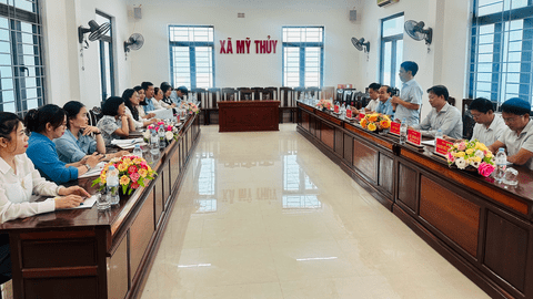 Khoa Lý luận cơ sở của Trường Chính trị Lê Duẩn đi nghiên cứu thực tế tại xã Mỹ Thuỷ