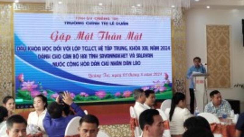 Gặp mặt thân mật đầu khóa học đối với Lớp Trung cấp LLCT Lào K13